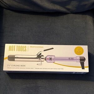 Hot Tools Professional Curling Iron 1 1/4” Brand New in box